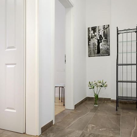 Newton-Appartement Mit 3 Schlafzimmern Berlin Kültér fotó
