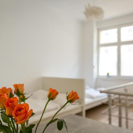 Newton-Appartement Mit 3 Schlafzimmern Berlin Kültér fotó