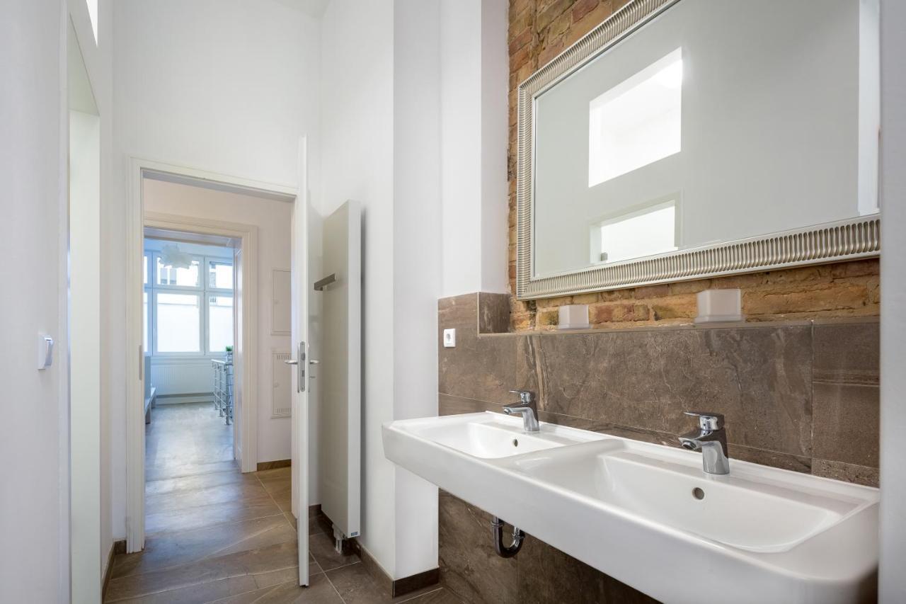 Newton-Appartement Mit 3 Schlafzimmern Berlin Kültér fotó