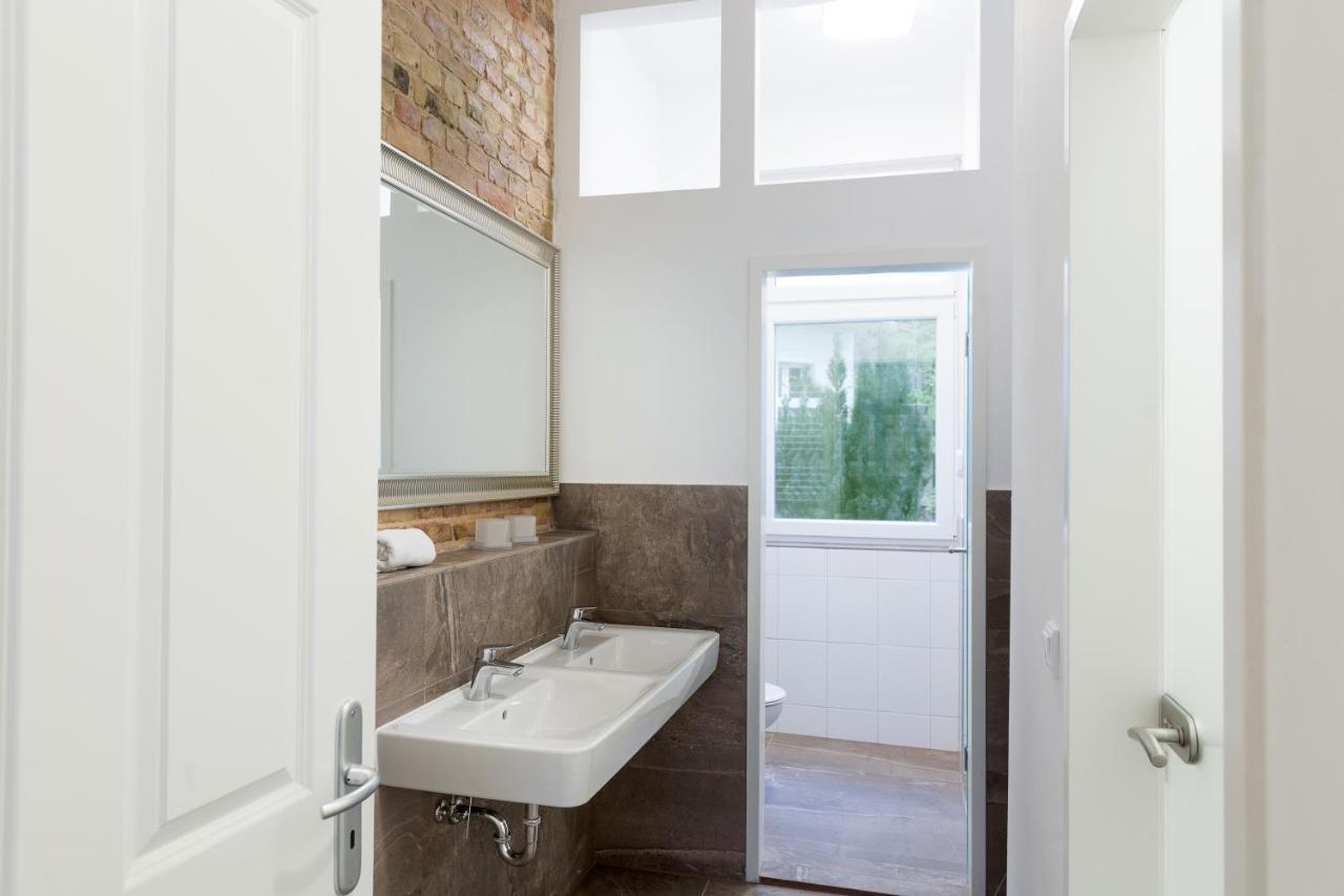 Newton-Appartement Mit 3 Schlafzimmern Berlin Kültér fotó