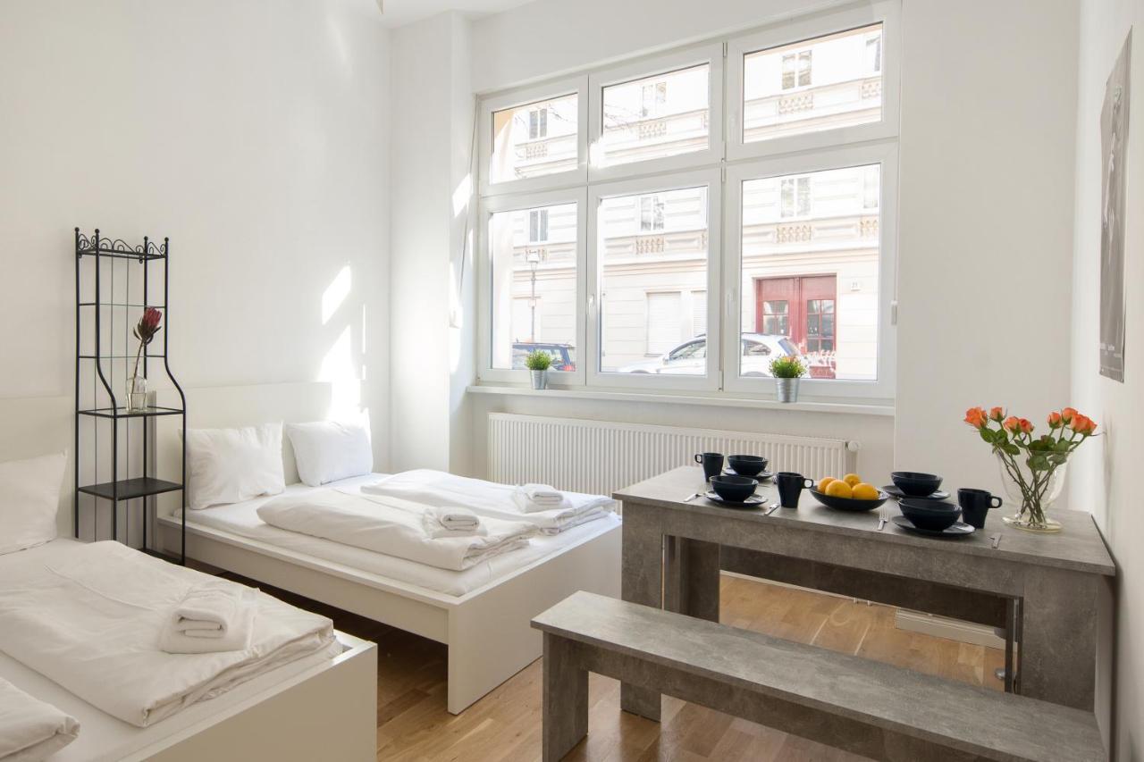 Newton-Appartement Mit 3 Schlafzimmern Berlin Kültér fotó