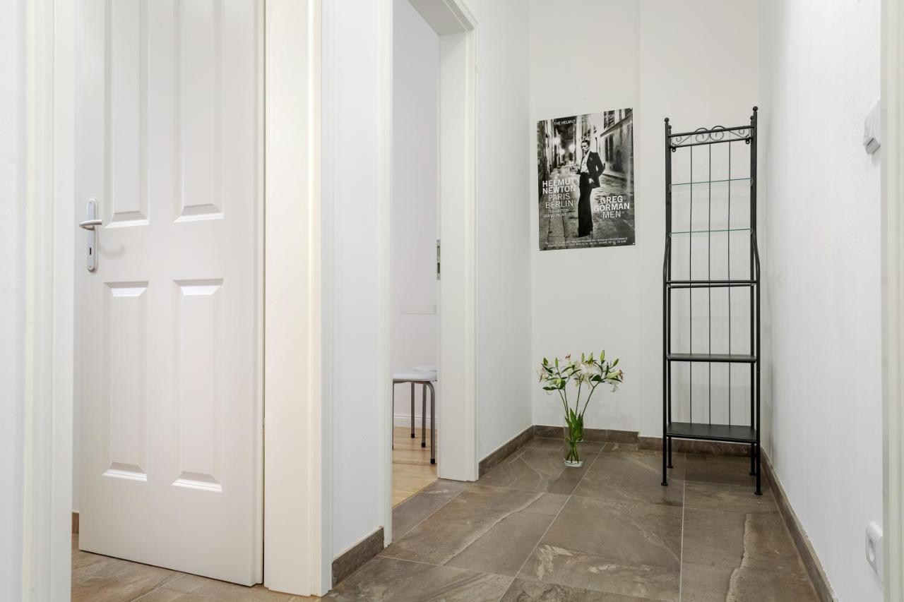 Newton-Appartement Mit 3 Schlafzimmern Berlin Kültér fotó