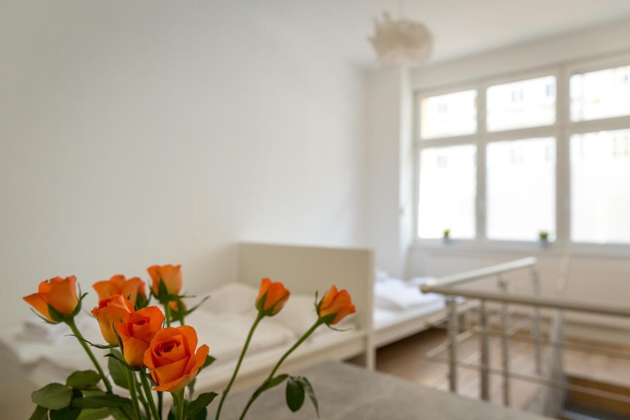 Newton-Appartement Mit 3 Schlafzimmern Berlin Kültér fotó